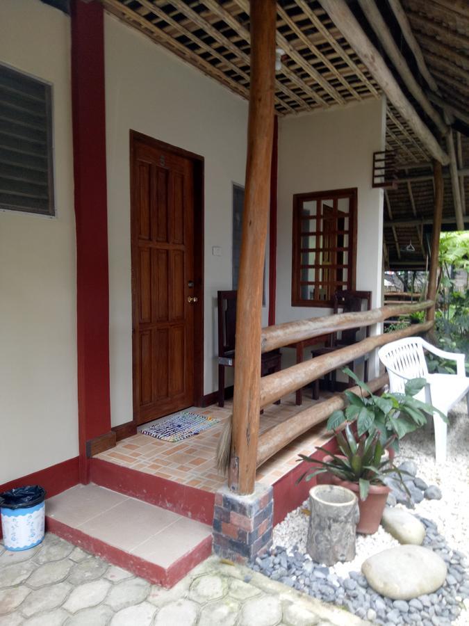 Ayette'S Bamboo House Restaurant And Cottages San Vicente (Palawan) Exterior foto